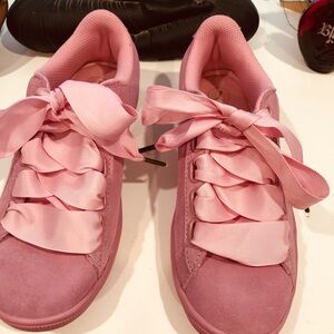 Puma pink running shoes